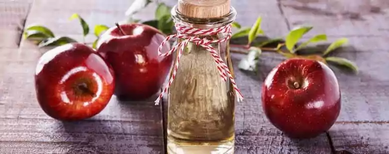 Apple Cider Vinegar moisturizes skin and reduces itching